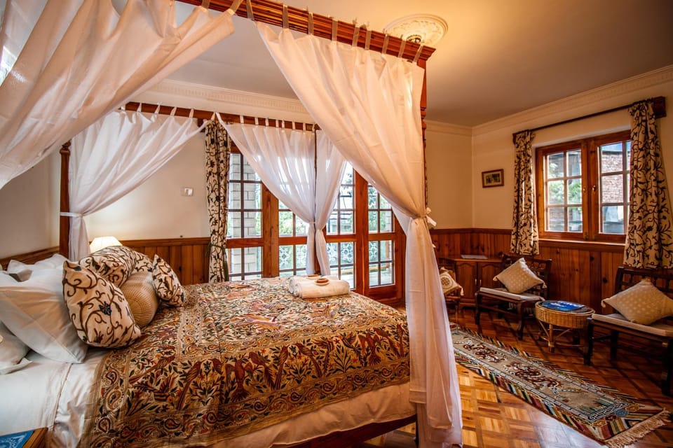 Photo of the whole room, Seating area, Bedroom, VIP