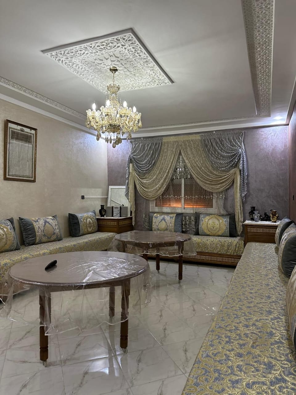 Living room, Seating area