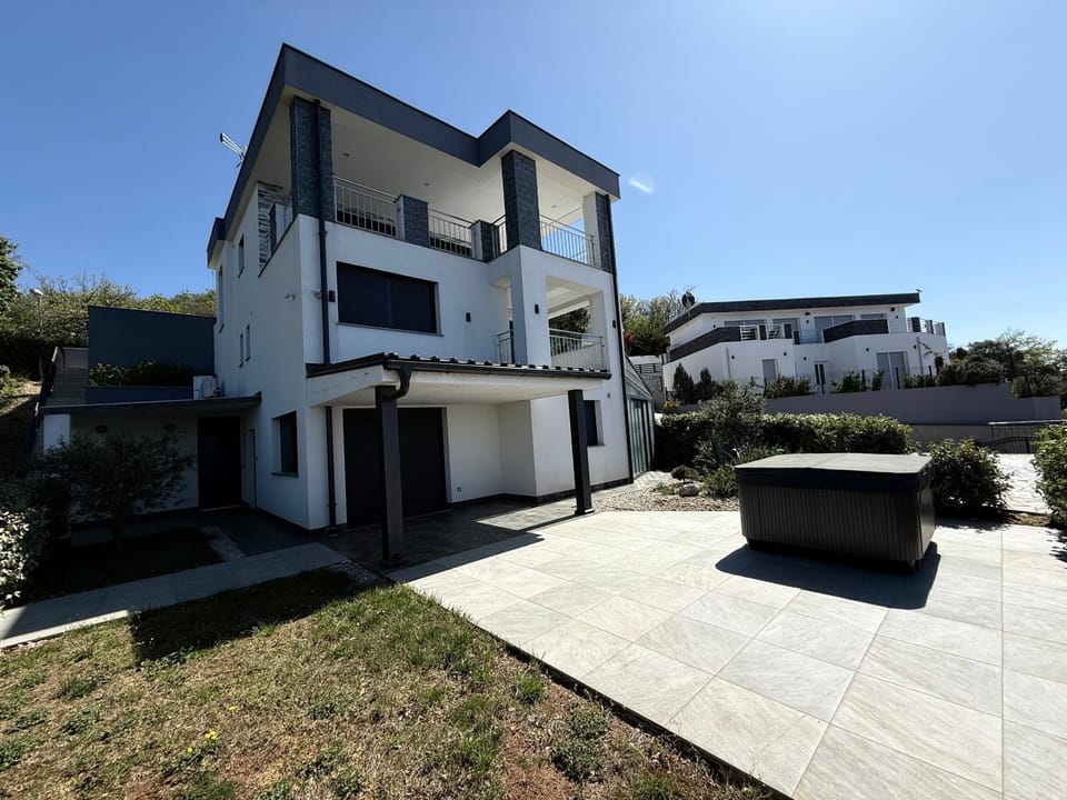 Property building, Garden view