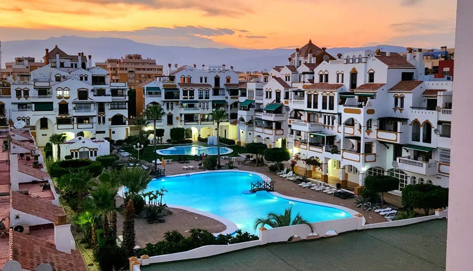 Property building, Bird's eye view, Pool view, Swimming pool, Sunset