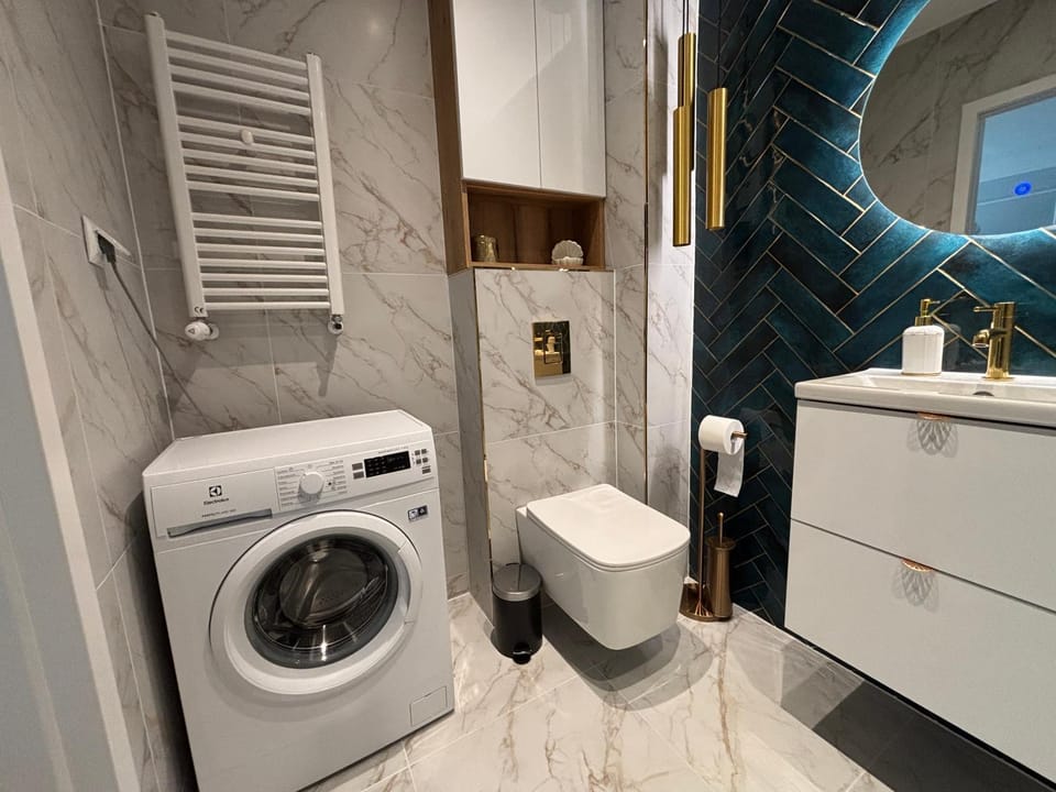Toilet, Bathroom, washing machine, dryer
