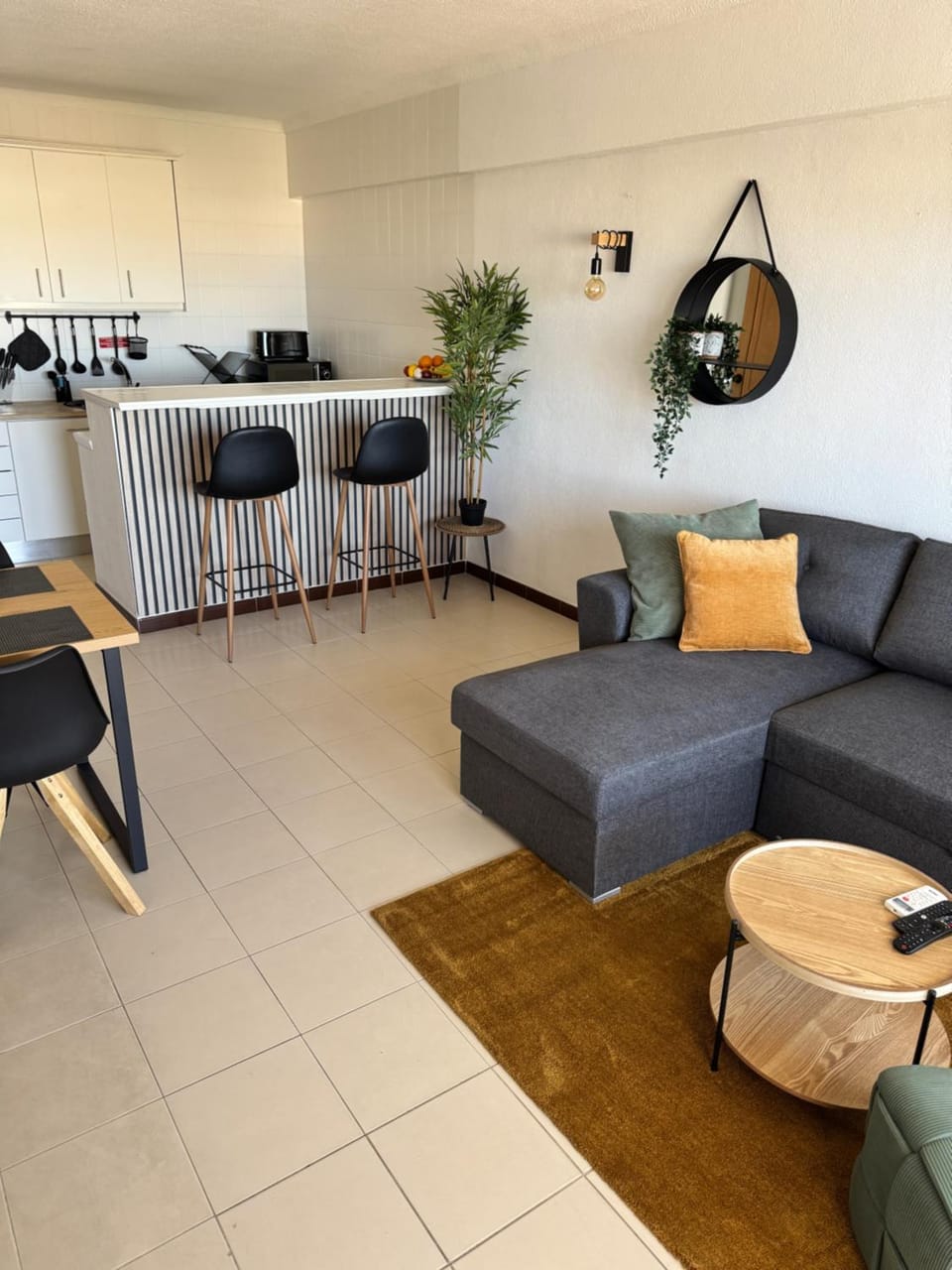 Living room, Dining area