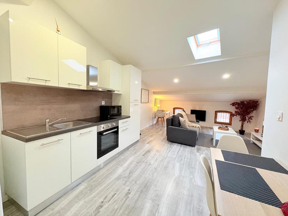 oven, kitchen