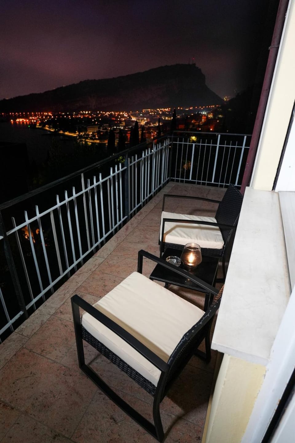 Night, View (from property/room), Balcony/Terrace