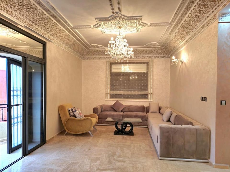 Charming Fassi Stay, 5 min Center Apartment in Fes