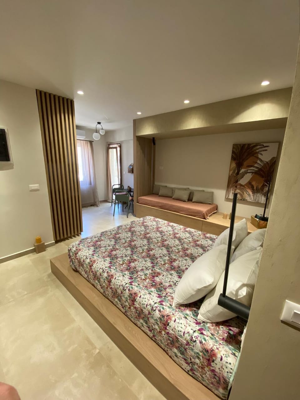 Bed, Photo of the whole room