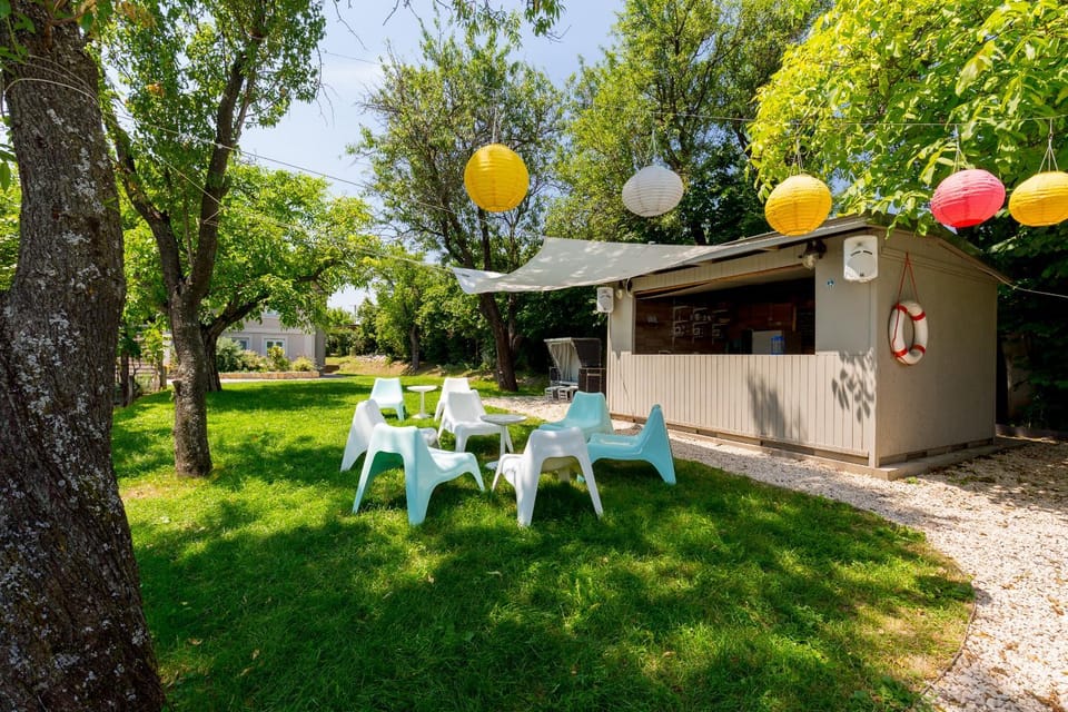 Patio, Garden, Lounge or bar