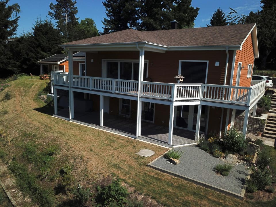 Property building, Garden view