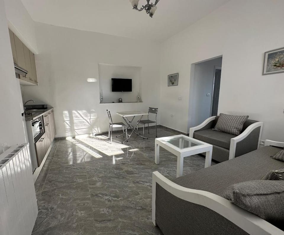 Grand appartement une chambre 3 mins de la plage 3 hammamet nord Apartment in Mrezga