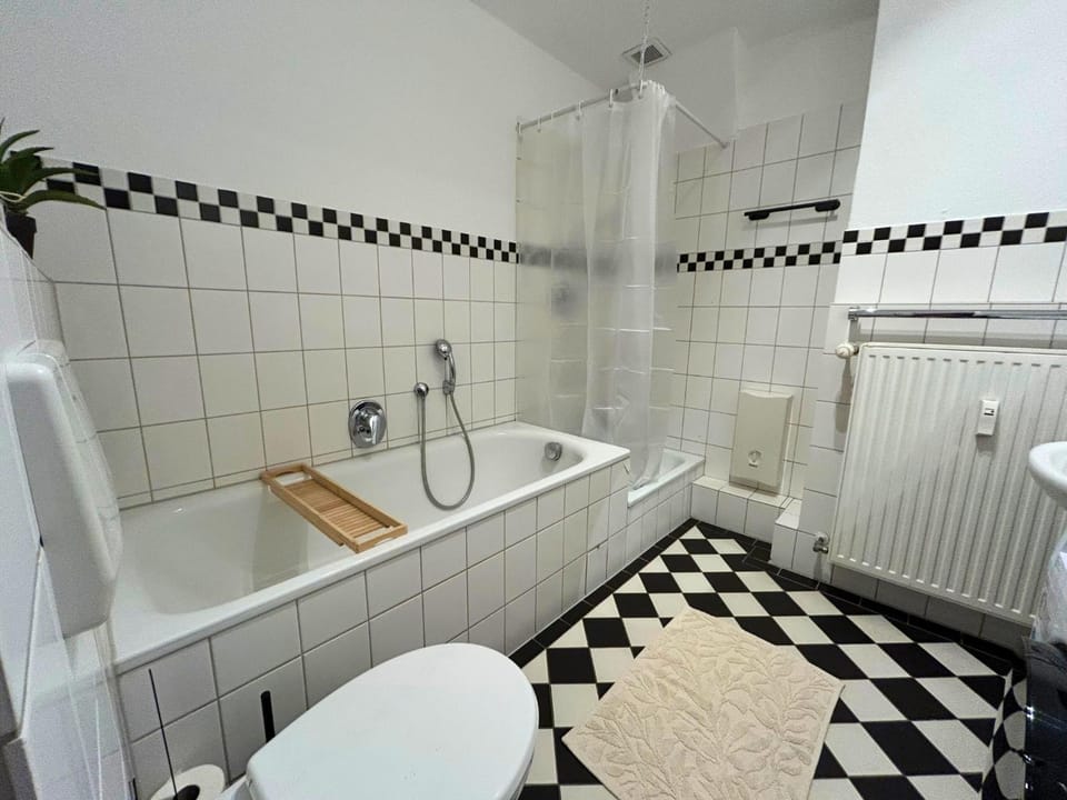Shower, Toilet, Bathroom, Bath, internet, towels