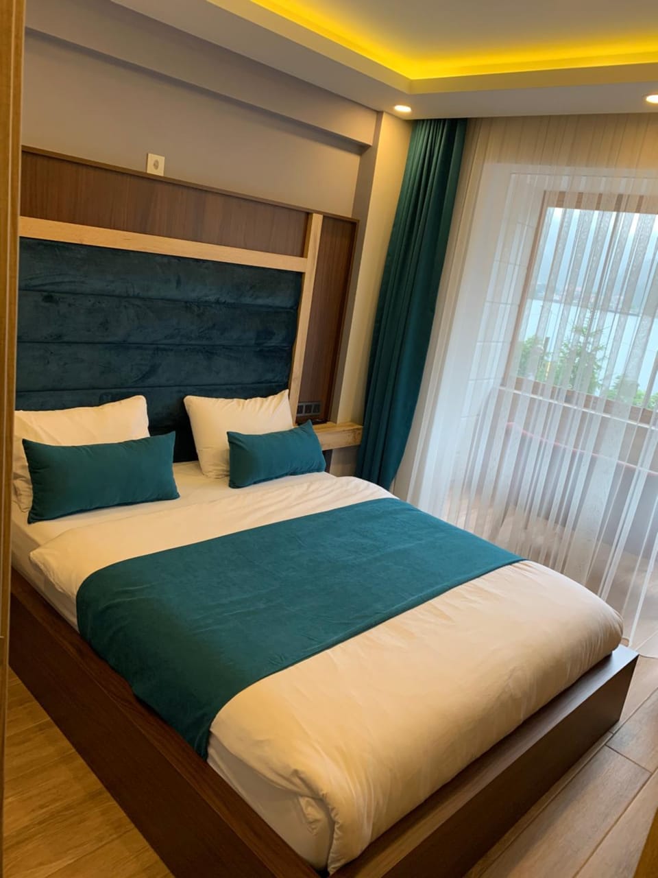 Bed, Photo of the whole room