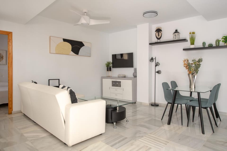 TV and multimedia, Living room, Dining area