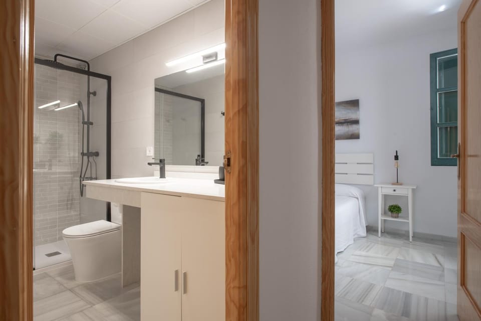 Shower, Bathroom, towels