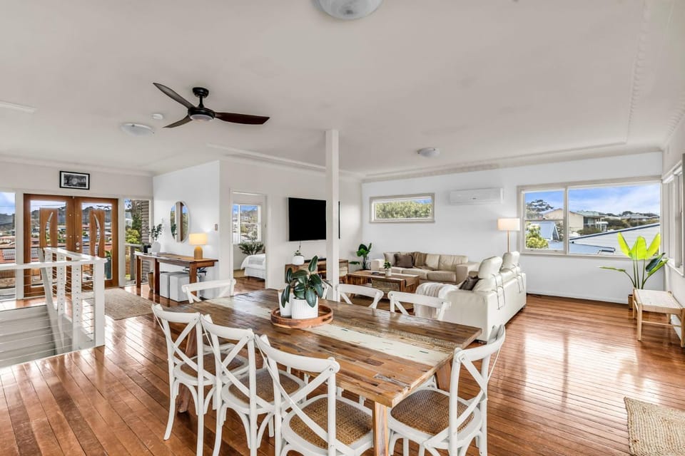 Blue Pacific Holiday Home - Murrah St 73 House in Bermagui