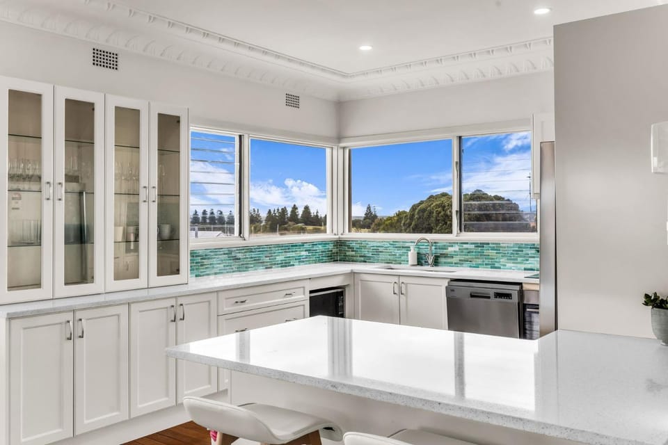 Blue Pacific Holiday Home - Murrah St 73 House in Bermagui