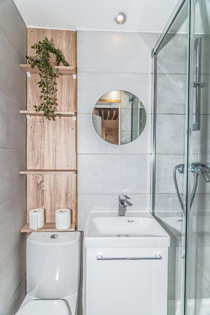 Shower, Toilet, Bathroom