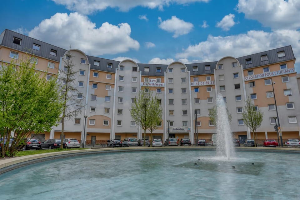 Le Cosy Parisien Apartment in Noisy-le-Grand