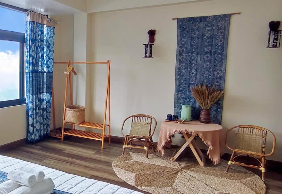 Seating area, Bedroom