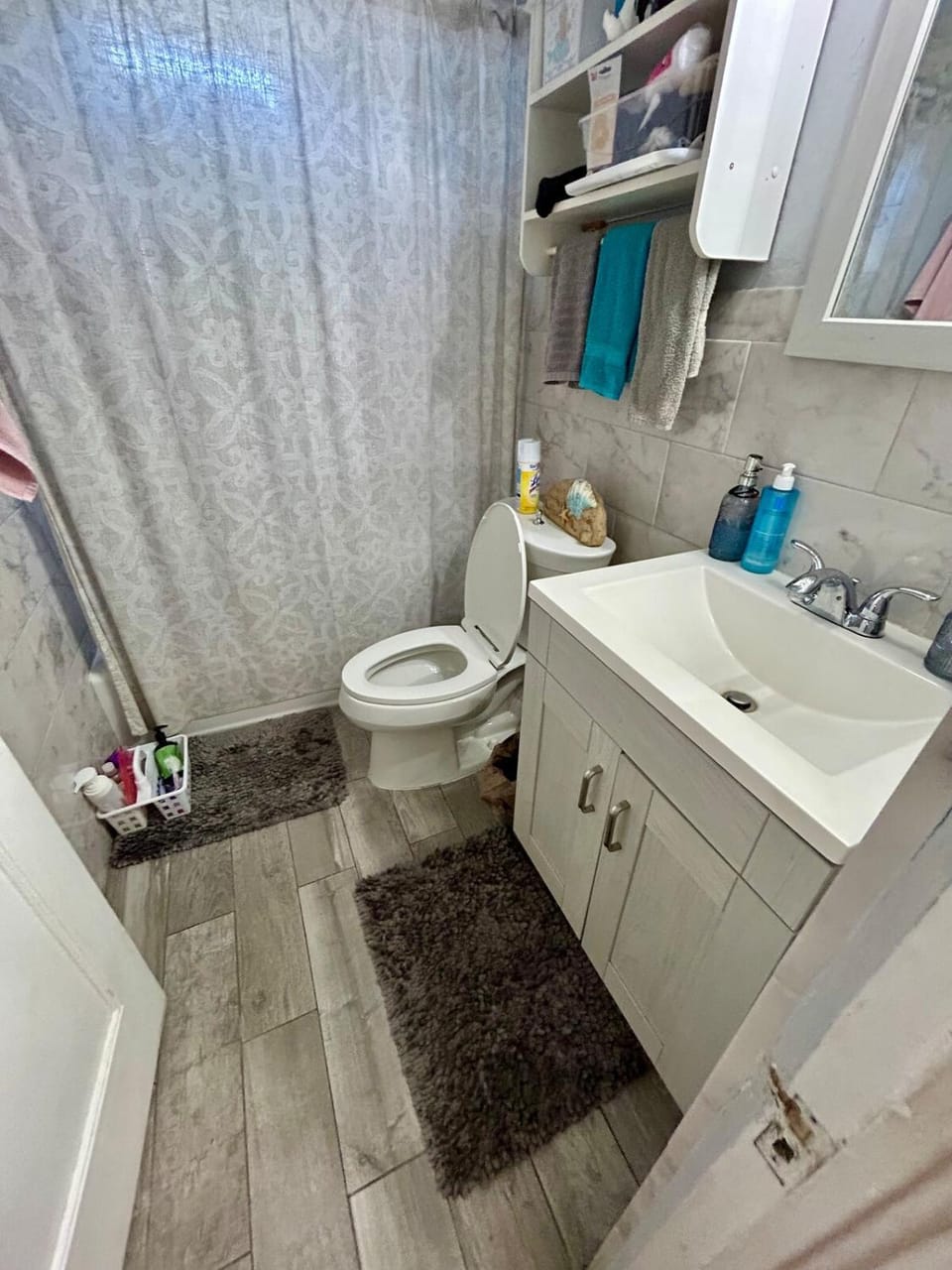 Shower, Toilet, Bathroom, Bath
