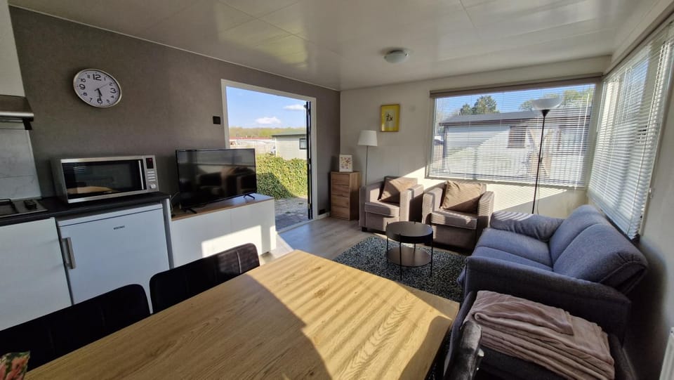 TV and multimedia, Seating area