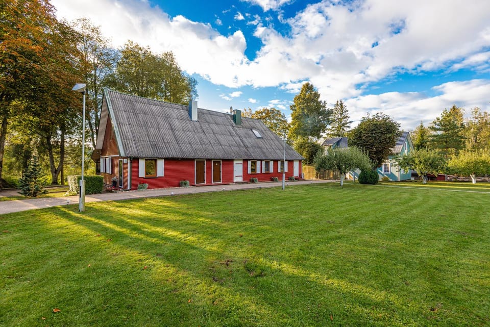 Namas su vaizdu į ežerą "Nendrė" Country House in Lithuania