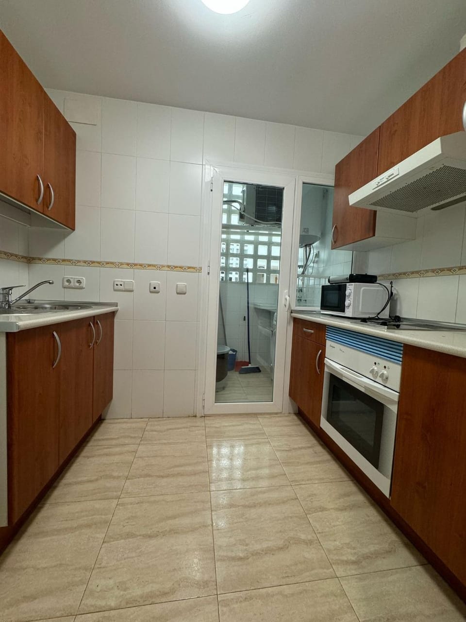 Kitchen or kitchenette, oven, pet friendly, stove
