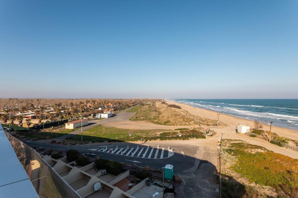 Nearby landmark, Day, Natural landscape, Beach