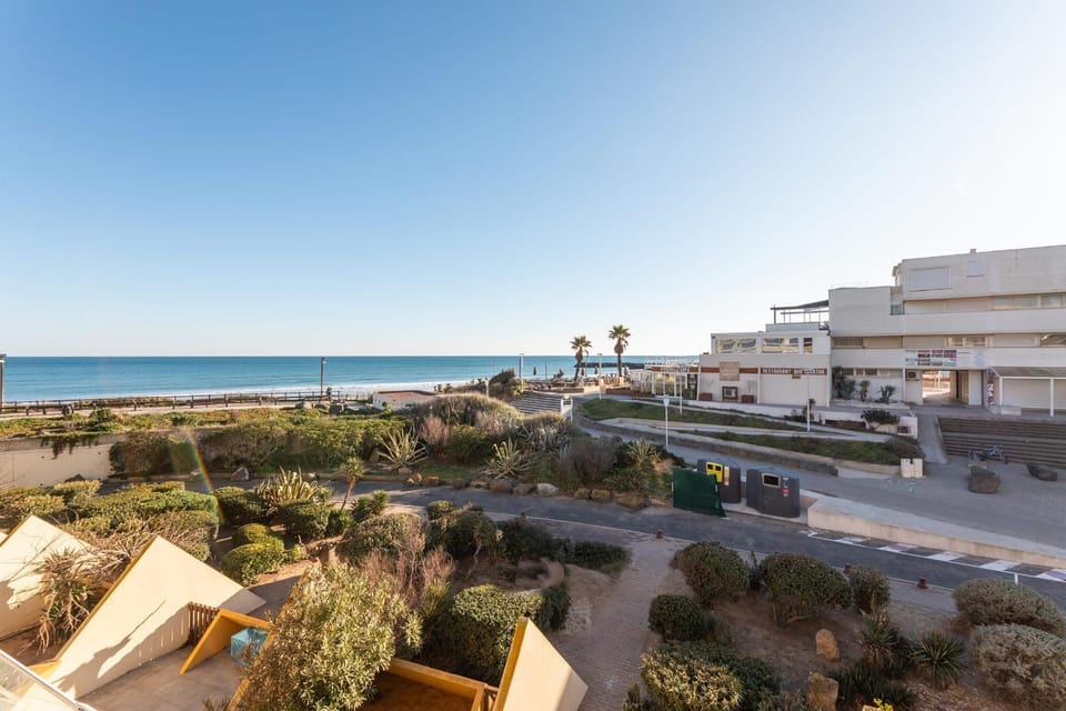 Blue Horizon Heliopolis Sea View Apartment in the Naturist Village Apartment in Agde
