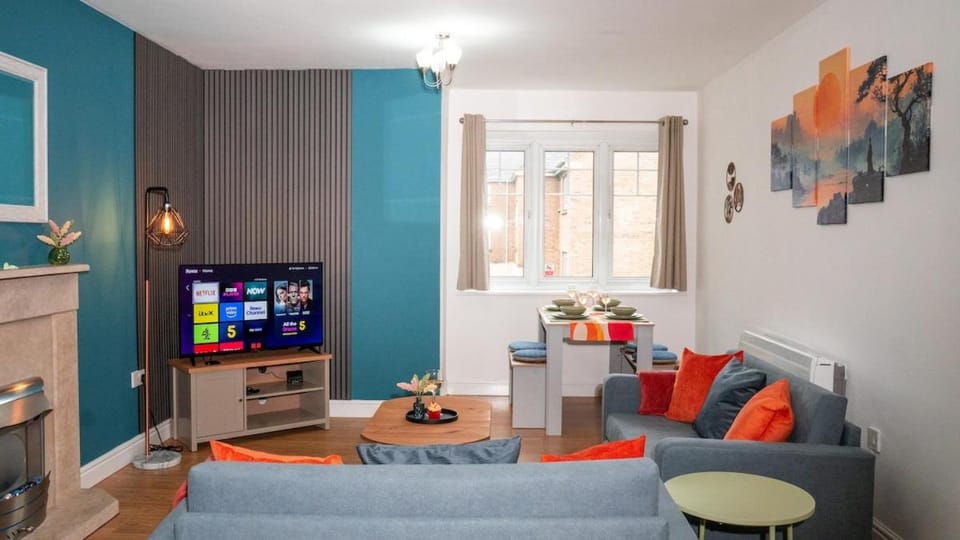 Communal lounge/ TV room, TV and multimedia, Living room, Seating area