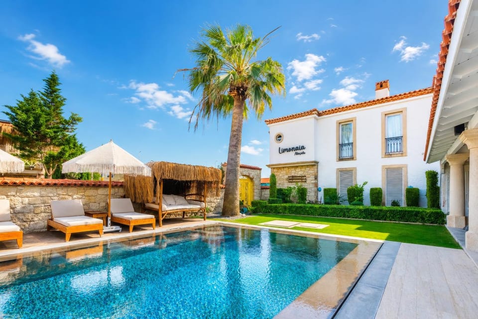 Property building, Swimming pool