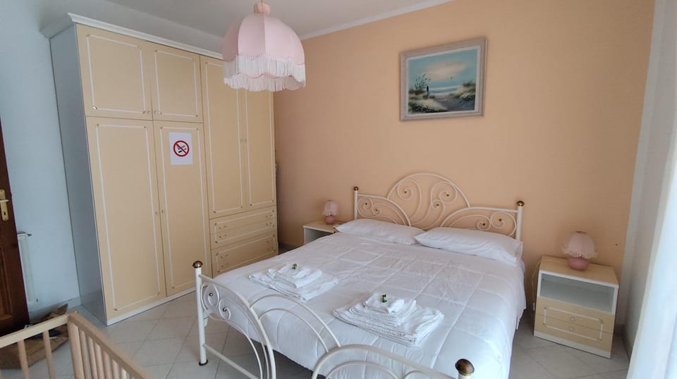Bedroom, cot, wardrobe
