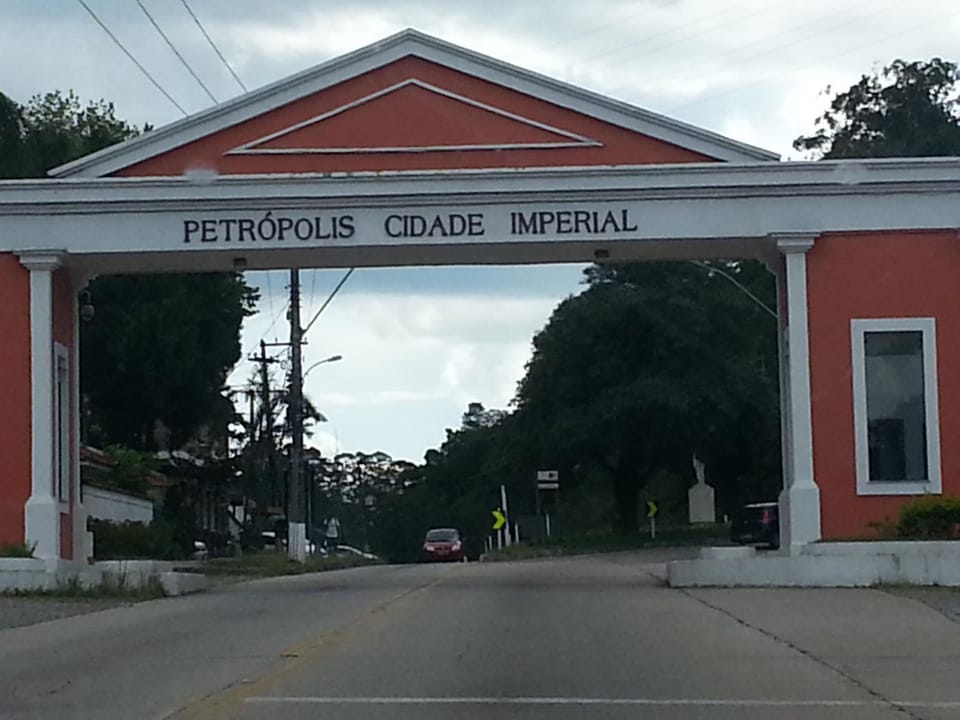 Logo/Certificate/Sign, Text overlay, Location