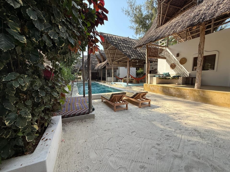 Mbili Villas - 2 Villas with outdoor kitchen & pool House in Tanzania