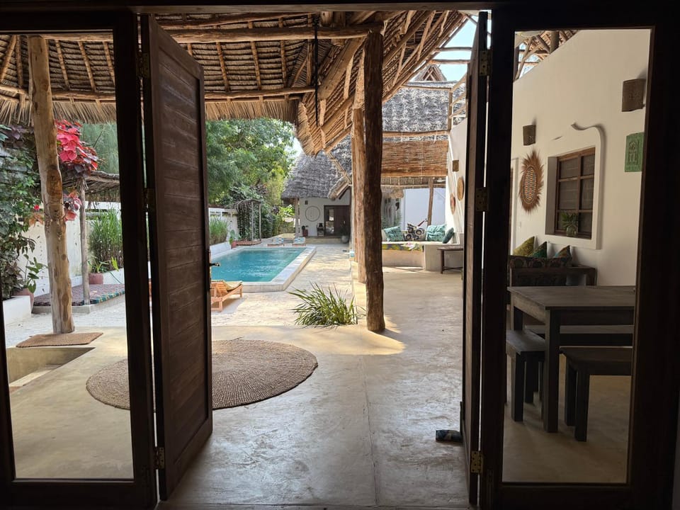 Mbili Villas - 2 Villas with outdoor kitchen & pool House in Tanzania