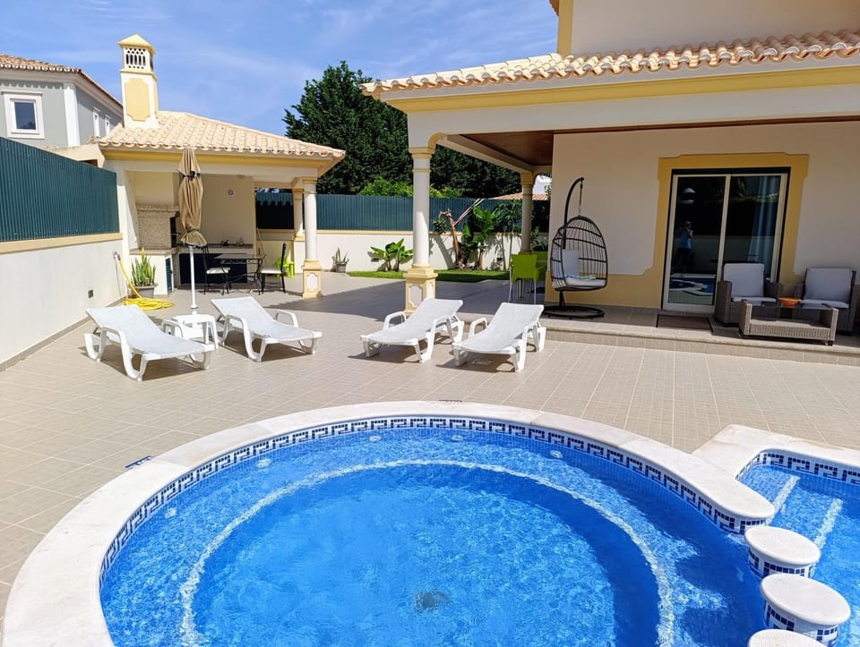 Balcony/Terrace, Swimming pool