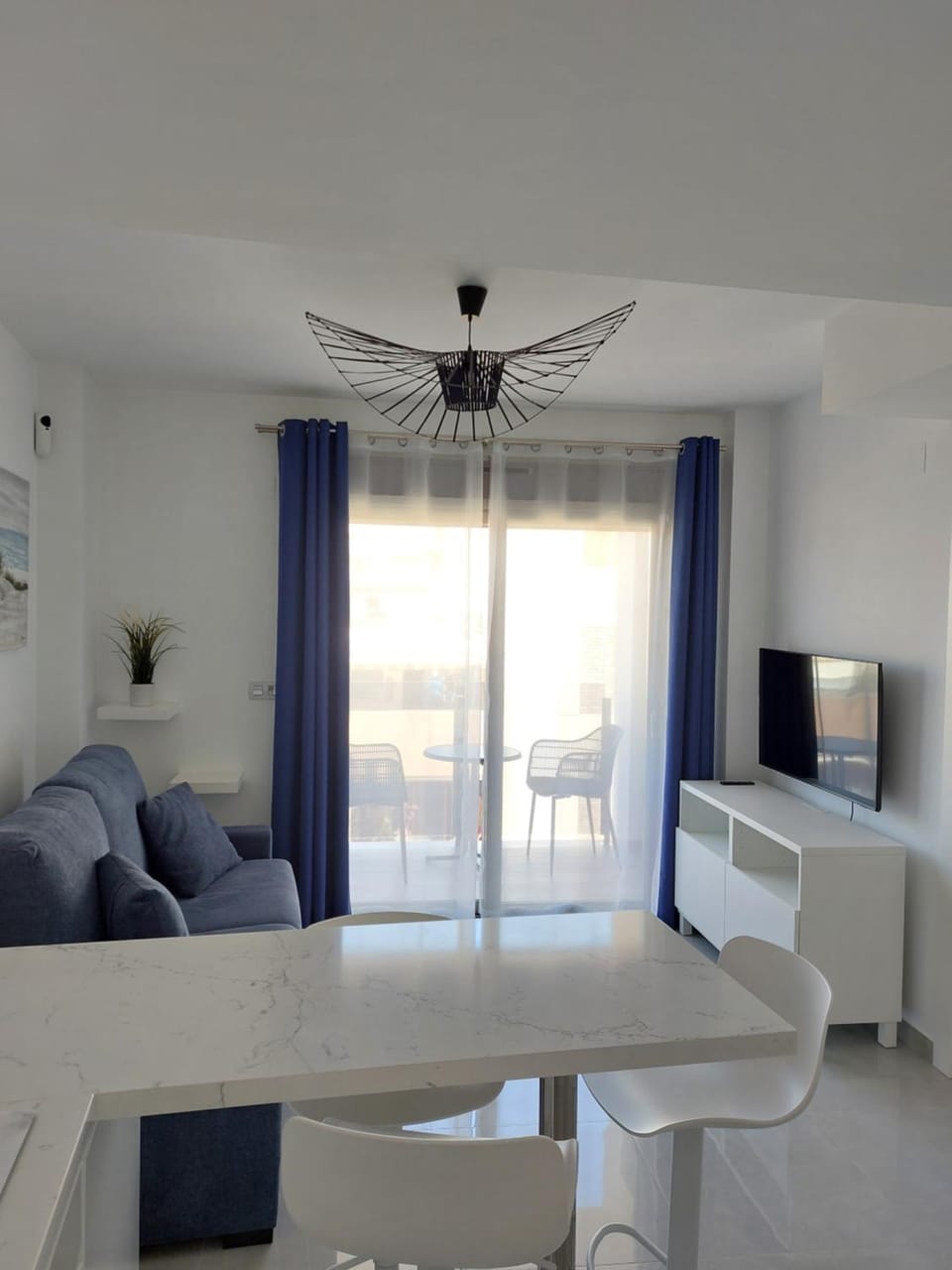 TV and multimedia, Living room, Seating area, Dining area