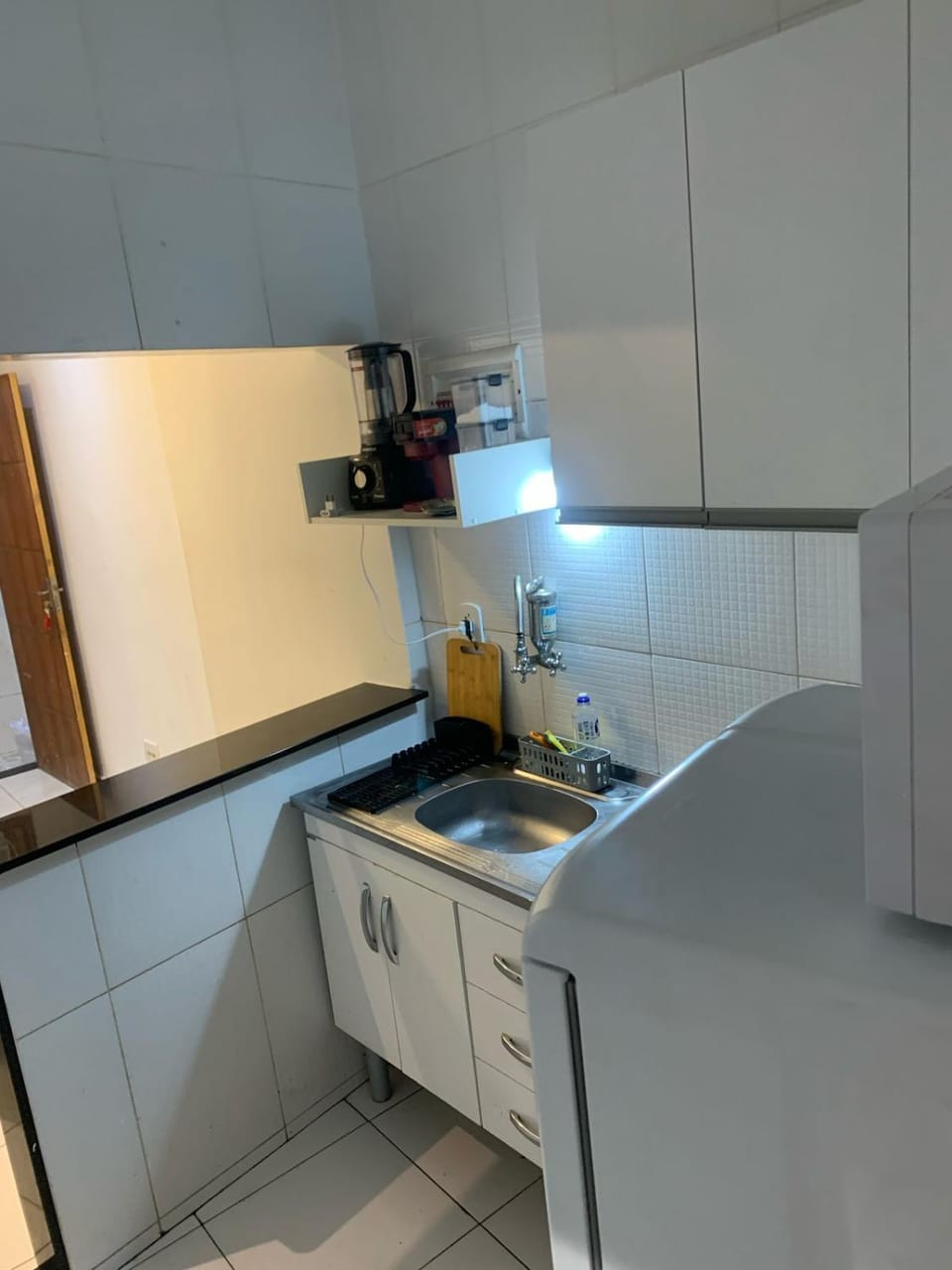 Kitchen or kitchenette, minibar, stove, toaster
