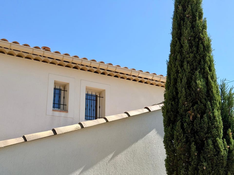 Property building, Day