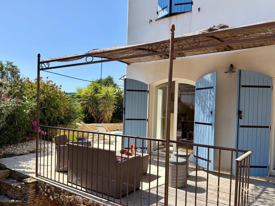 Property building, Patio, Day, View (from property/room), Balcony/Terrace, Living room, Seating area, Dining area