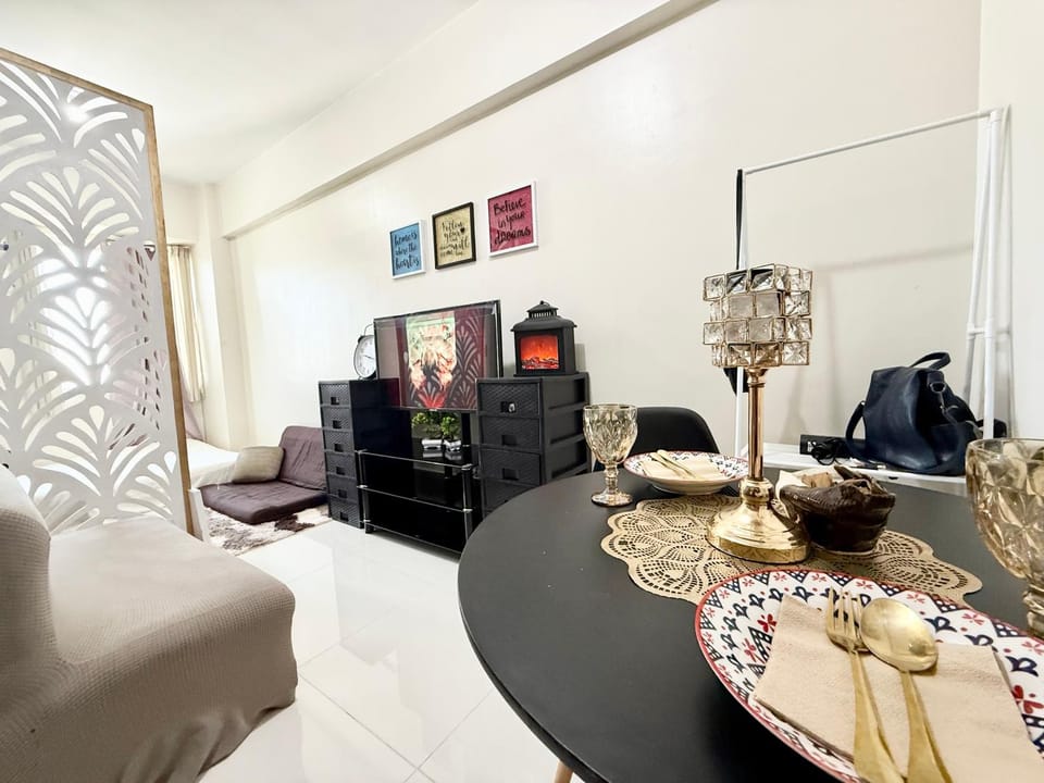 Maiko Happy Studio near US Embassy Apartment hotel in Manila City