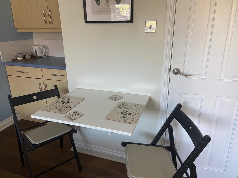 Dining area, Area and facilities