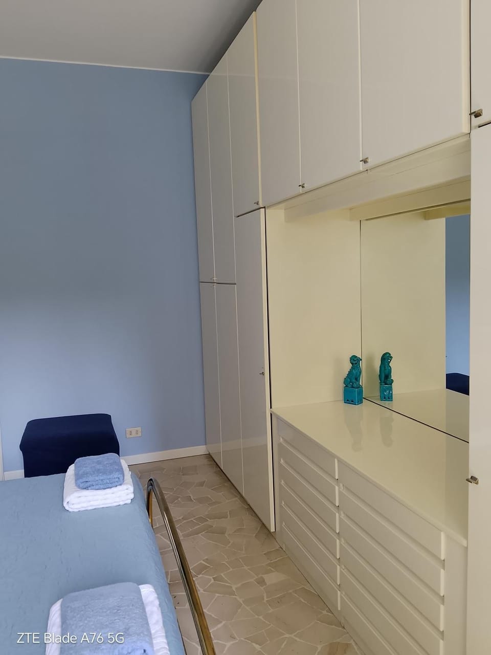 Bedroom, wardrobe