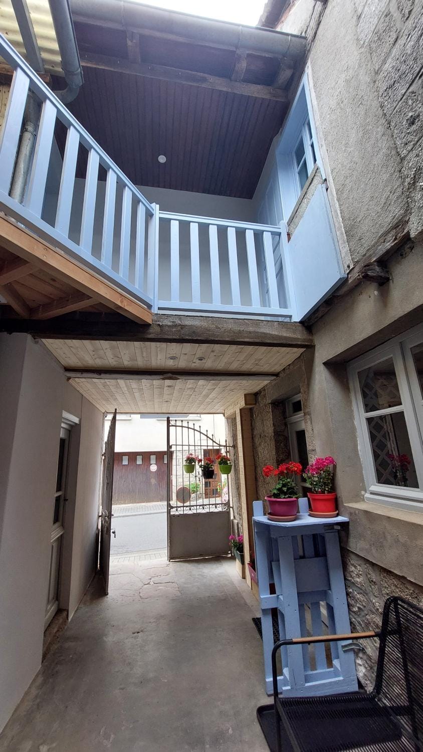 Gîte du portail fleuri Bed and Breakfast in Auvergne-Rhône-Alpes