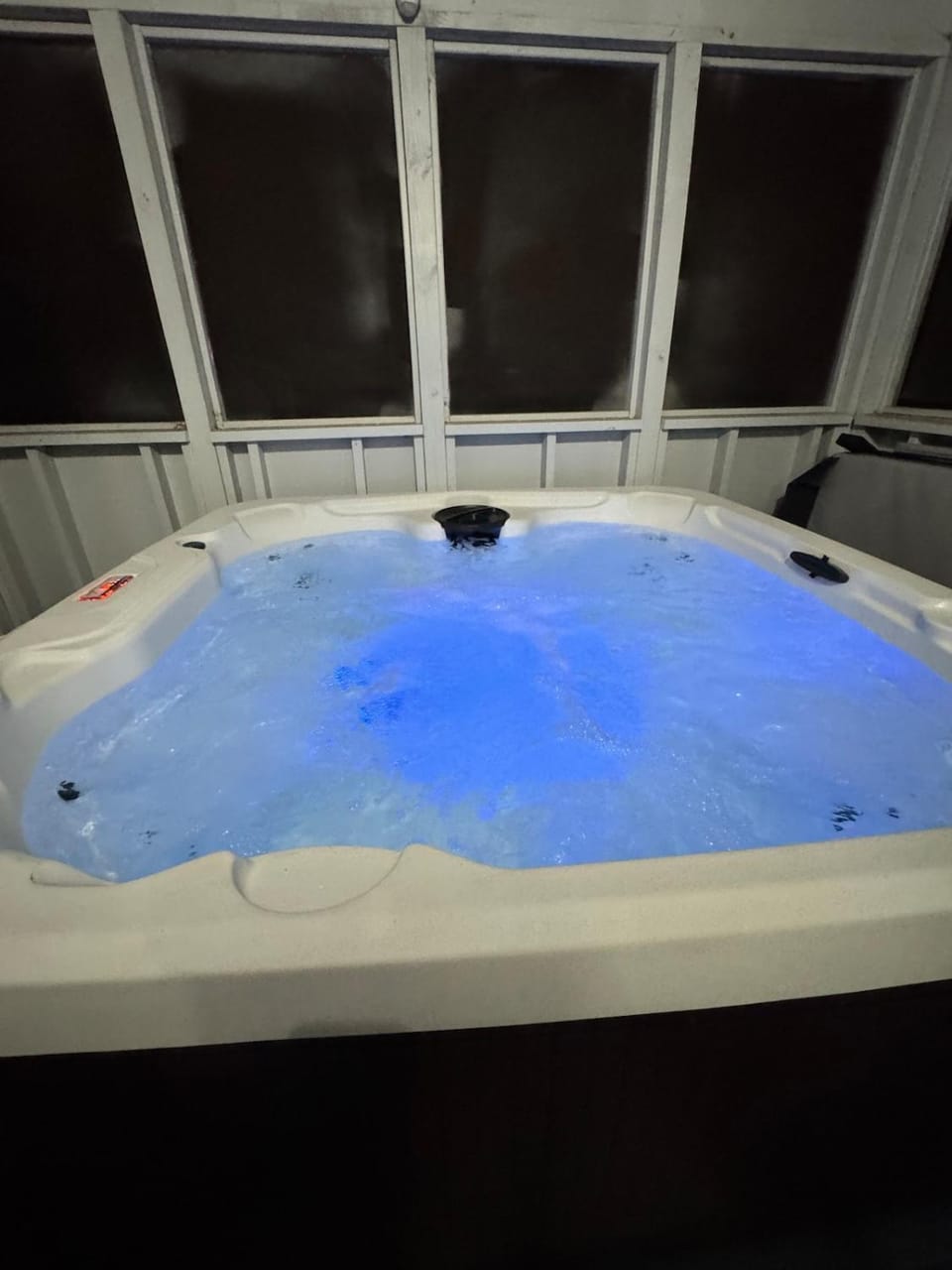 Fully renovated home with screened in HOT TUB! House in Pennsylvania