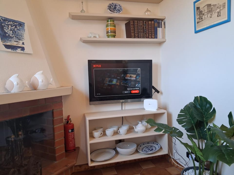 Mansarda a due passi dal porto con parcheggio privato Apartment in Livorno