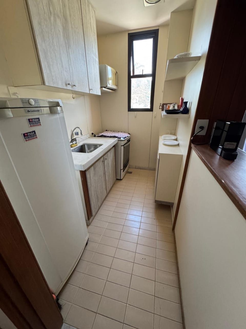 Kitchen or kitchenette, dishwasher, minibar, oven, stove