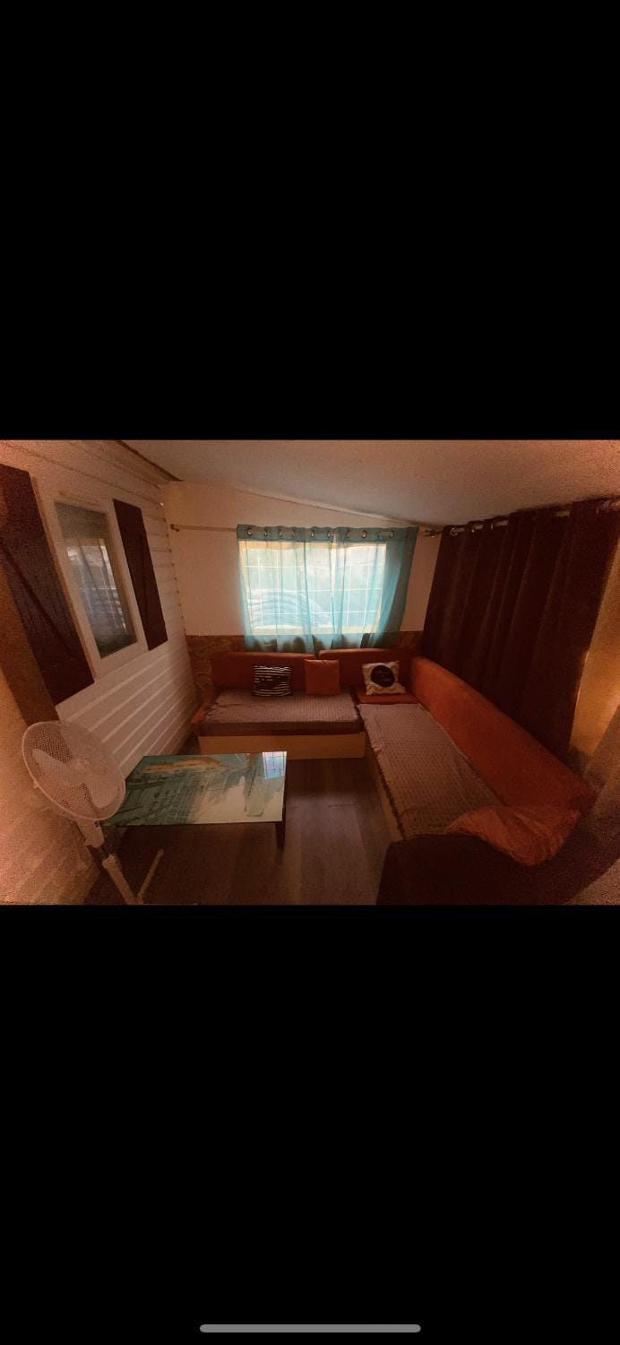 Camping Montana Parc 5 étoiles Campground/ 
RV Resort in Roquebrune-sur-Argens