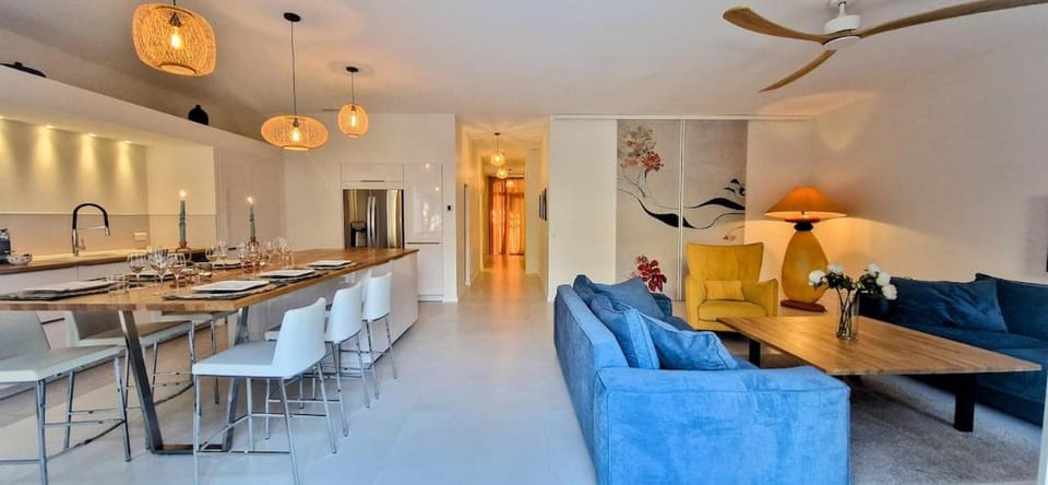 ESPRIT LOFT, Appartement d'Exception, 3 chambres, Jardin au Centre Ville, Climatisation Apartment in Occitanie