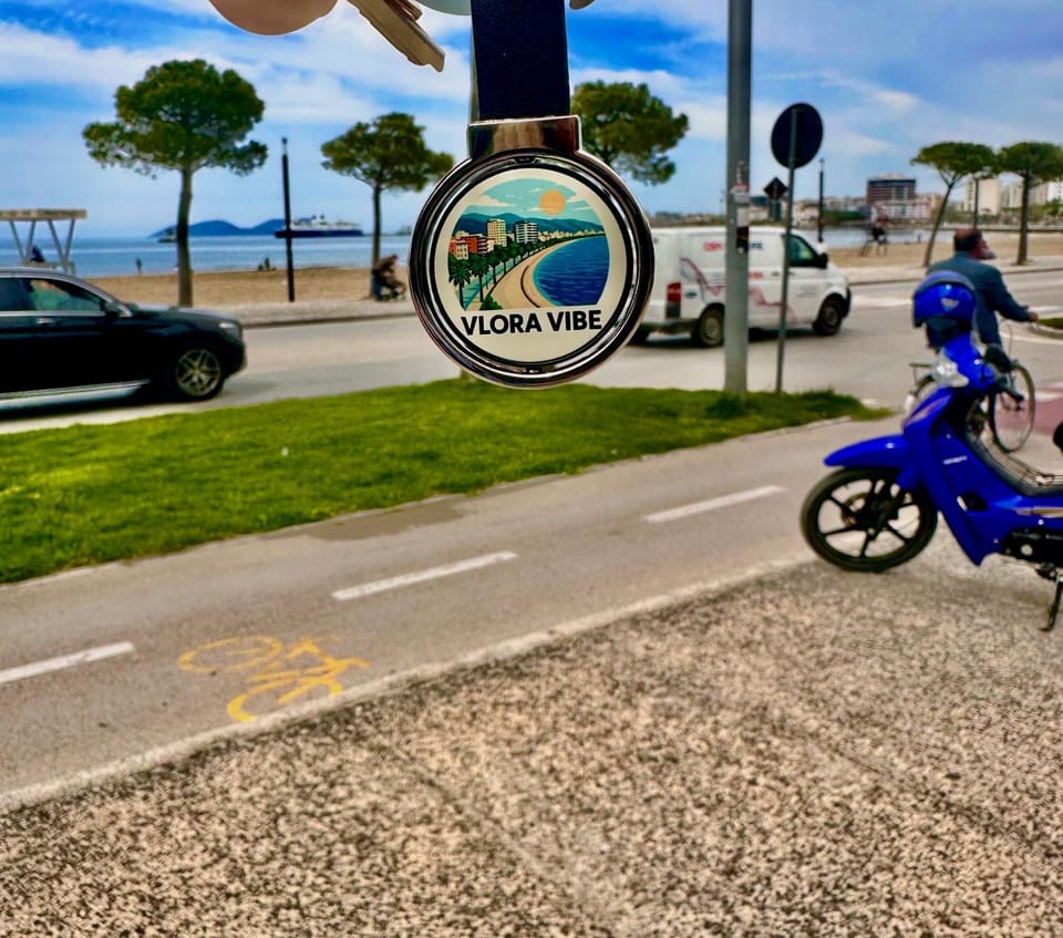 Day, People, Neighbourhood, Natural landscape, Cycling, Evening entertainment, Sea view, Location