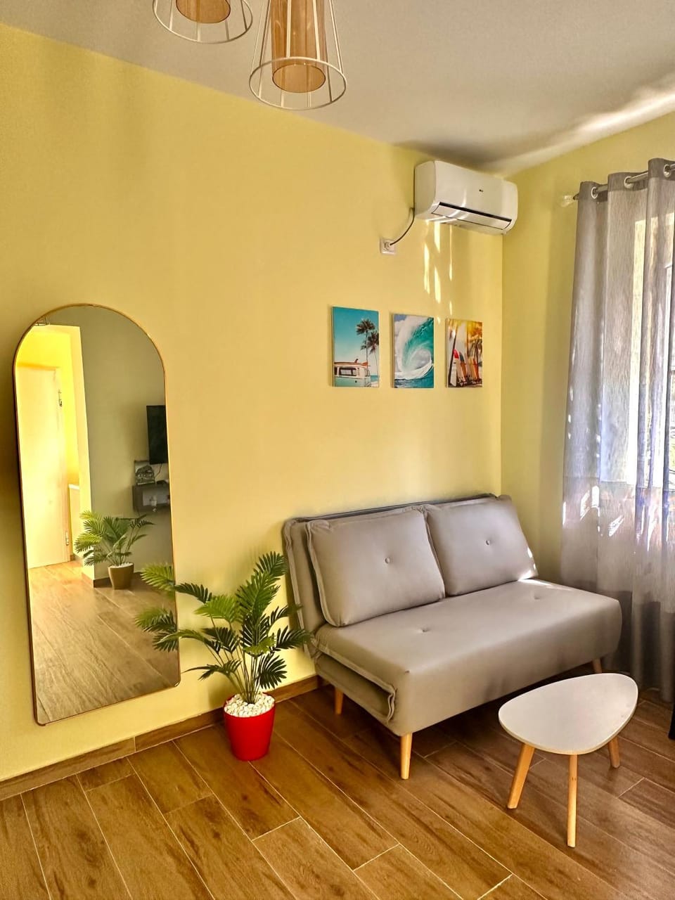 Living room, Seating area, air conditioner